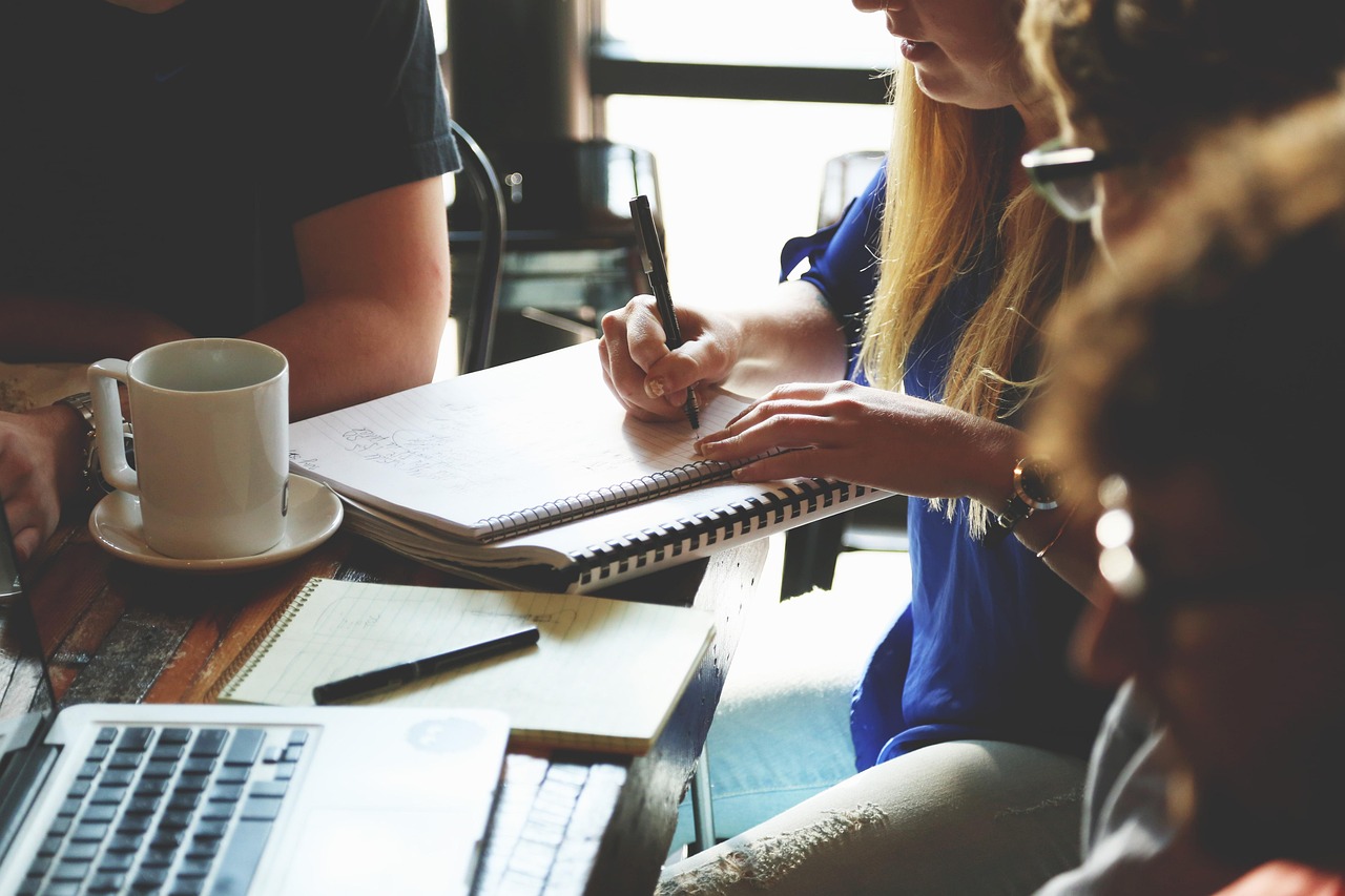 découvrez les erreurs courantes à éviter lorsque vous lancez une startup, et apprenez comment maximiser vos chances de succès grâce à des conseils pratiques et des retours d'expérience d'entrepreneurs.