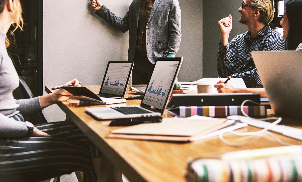 découvrez des stratégies efficaces pour renforcer l’engagement des équipes en entreprise, améliorer la motivation des collaborateurs et favoriser un environnement de travail collaboratif et performant.